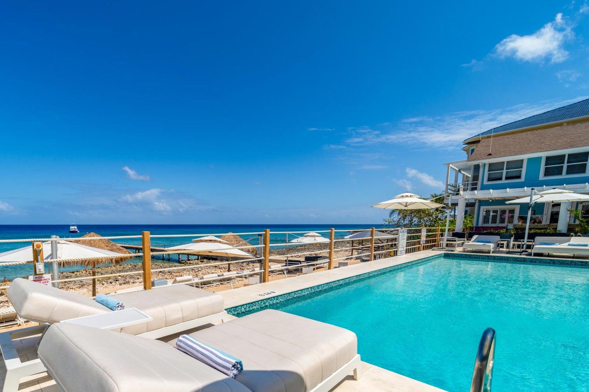 Cobalt Coast Resort West Bay Exterior foto